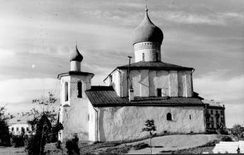 Вид с юго-западной стороны. Фото В.Лебедевой. 1973 г.