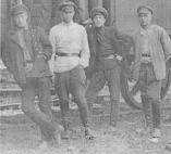 Председатель учкома железнодорожного училища В.А.Малышев - крайний справа. Фото 1922 г.