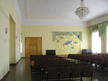 Фрагмент интерьера учебного корпуса. Помещение бывшей церкви в уровне 3-го этажа.