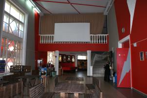 Фрагмент интерьера. Вид из двусветного фойе в сторону центрального вестибюля.