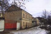 Общий вид дома в застройке Советской наб. Северо-западный боковой и главный фасады.
